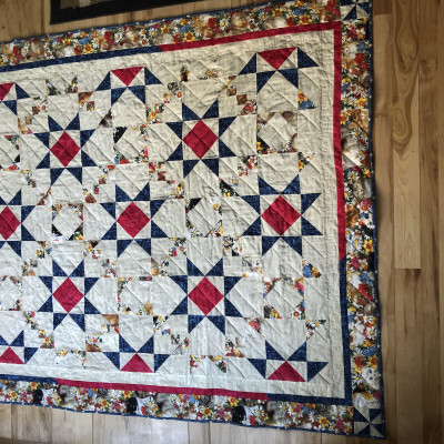 It’s finished! It was fun, first mystery quilt for me.