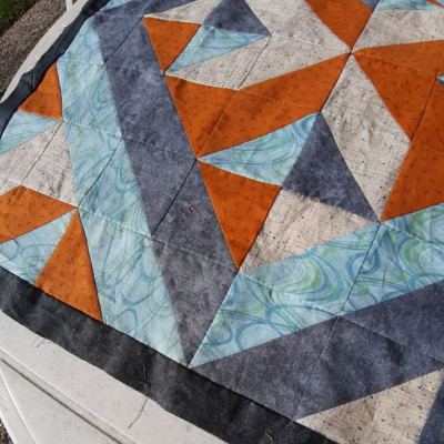 détail du top avec bordure Françoise à Provins 77