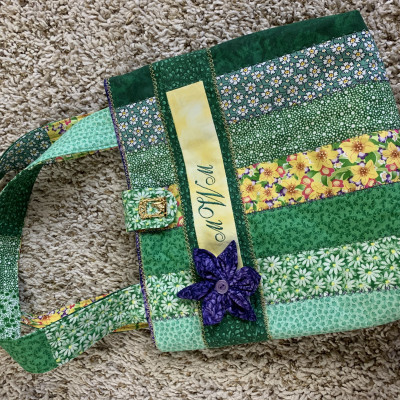 Strip tote Christmas gift