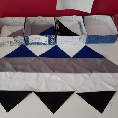 Mon 3e bloc dans la boite contente du rendu, pressée pour la suite ! Suzon Morel