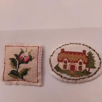 Pique épingles en point compté - Micheline