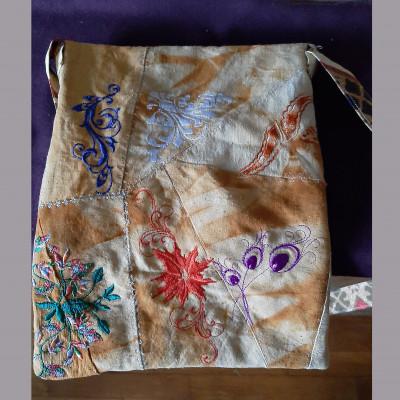 Pochette bandoulière crazy, teinte clous rouillés, broderie machine - Liliane
