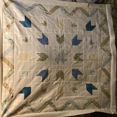 Carolyn’s lap size complete