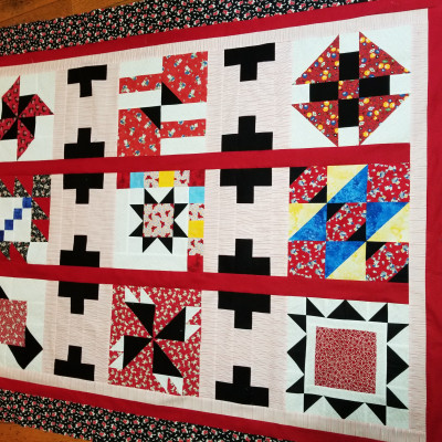 Beverly's Cozy Things quilt top