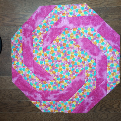 "Swirls" pattern Valentine table topper
