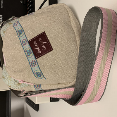 Kristins Glitzer Bugwelle